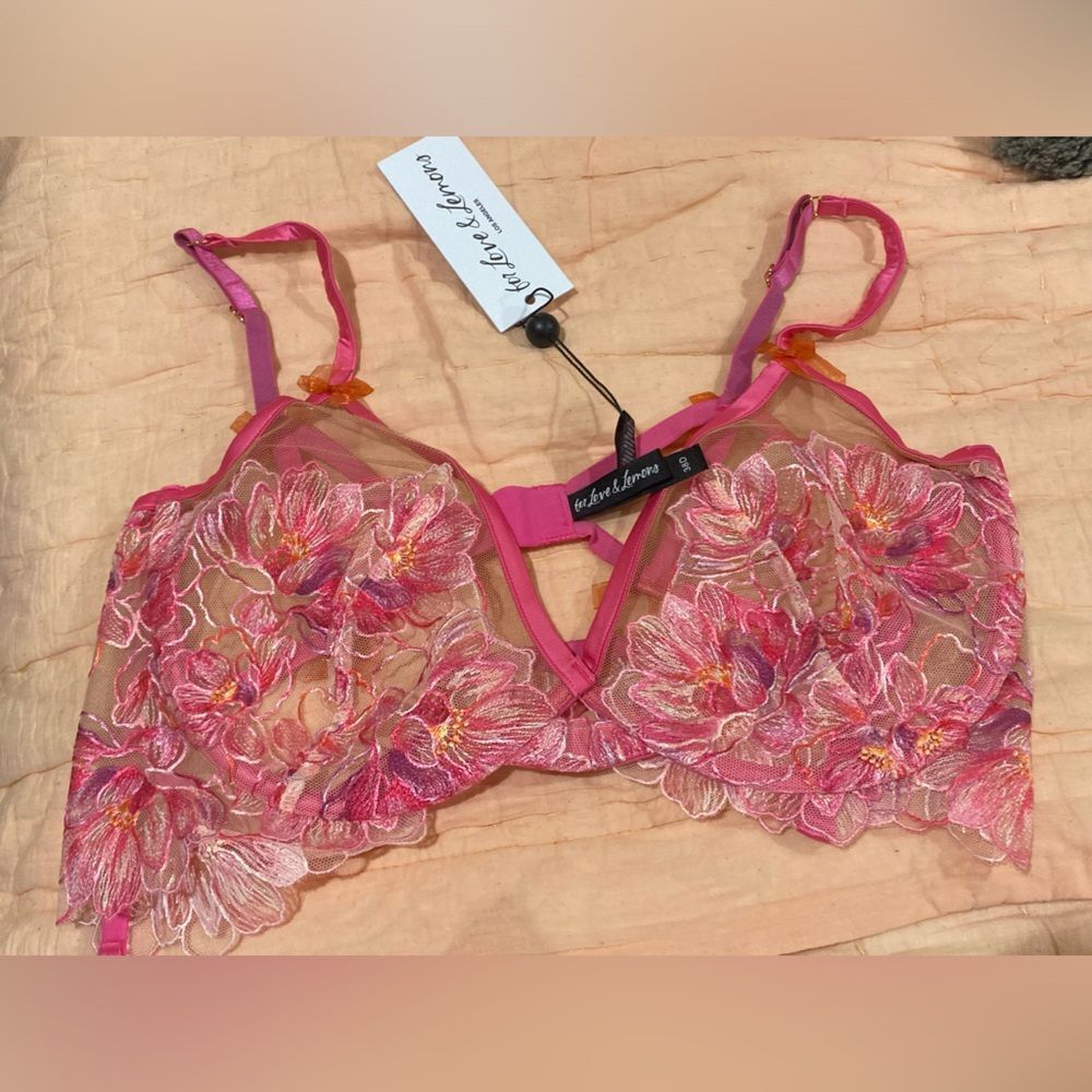 FOR LOVE & LEMONS Hibiscus Embroidery bra 
size 38 D
Color: pink white 
NWT - Picture 6 of 8